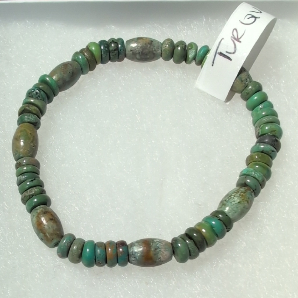 Handmade Turquoise Beaded Stretch Bracelet - Picture 1 of 1
